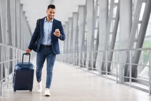 Slipp oväntade kostnader – så funkar data roaming när du reser